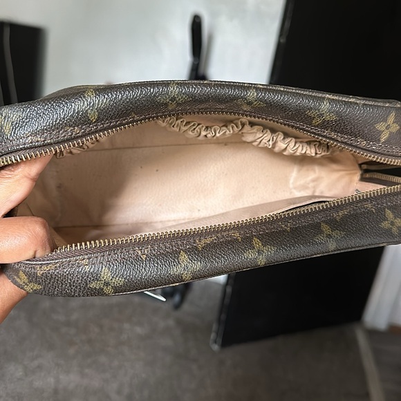 Louis Vuitton Toiletry 23 - Picture 4 of 6